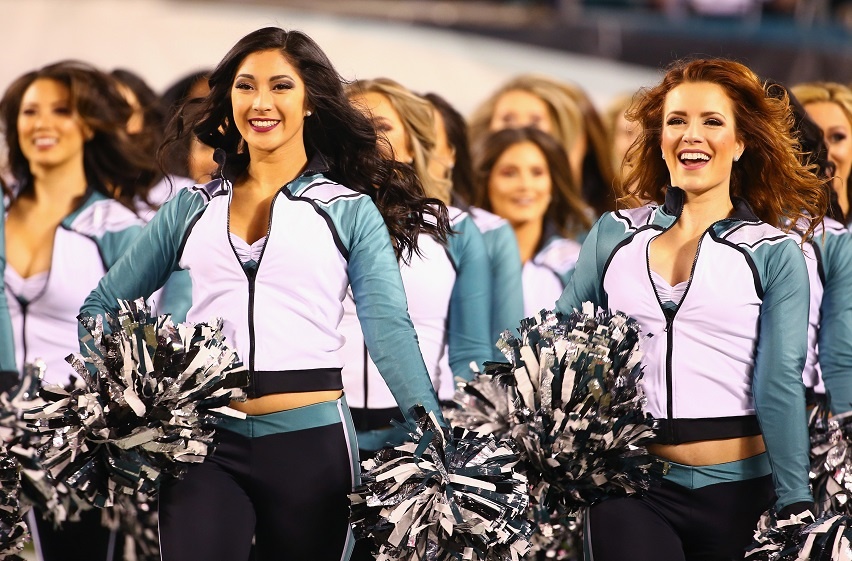 The Top 15 Best Groups of Cheerleaders in the USA