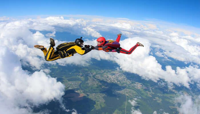 Skydiving - Discover the Benefits of This Extreme Sport